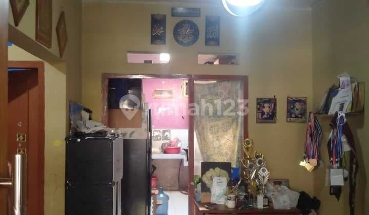 Rumah Bagus SHM di Komplek Griya Kuning Asri Ciwastra