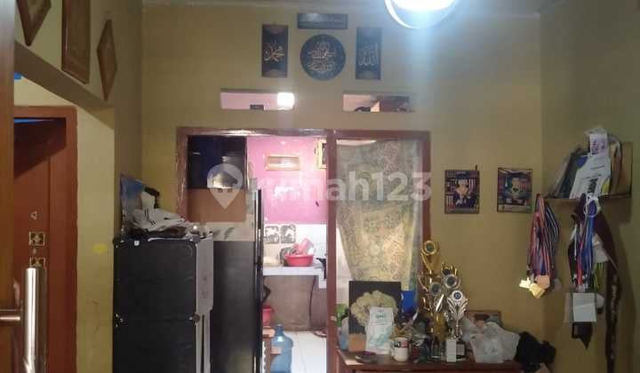 Rumah Bagus SHM di Komplek Griya Kuning Asri Ciwastra