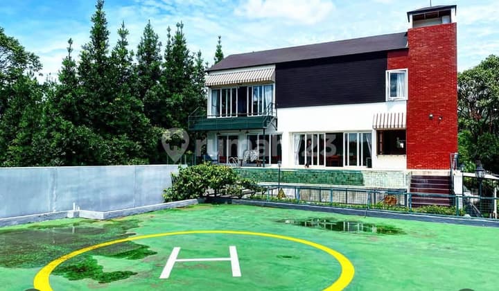 Rumah / Villa Mewah Dago Bandung Heliped Kolam Renang View Terbaik Area Villa