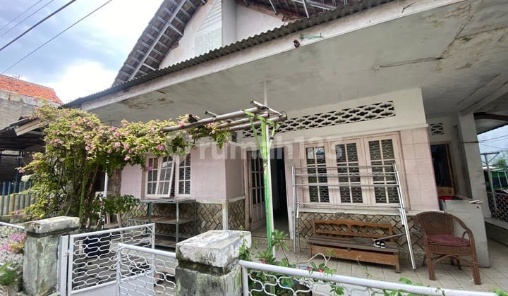 Pekalangan Alley, Kebon Punggur Street, 3-Wheel Vehicle Access, City Center, Near Prujakan Station