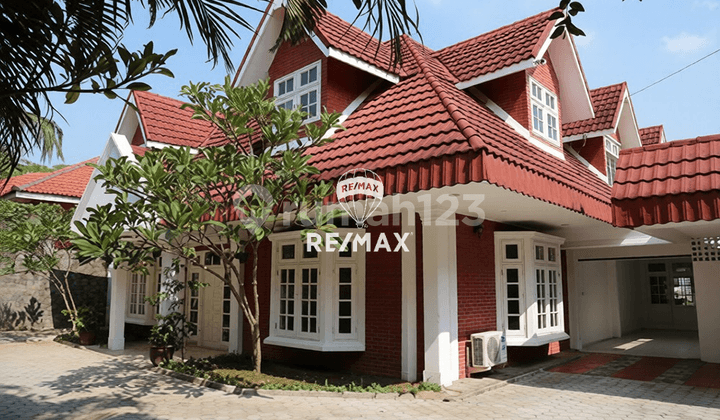 Rumah Klasik Mewah Disewakan di Ampera Raya Jakarta Selatan, LT 800 M² Ada Kolam Renang