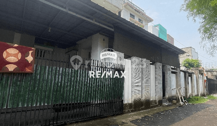 For Sale 3-Story House 4 Bedrooms 600m² Bekasi Marga Mulia