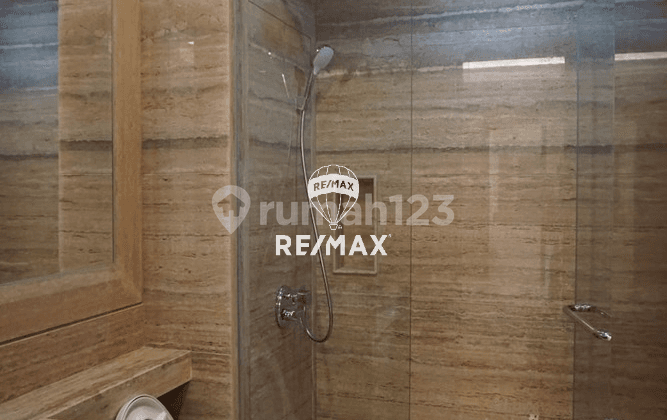 For Rent District 8 Apartment - 2 Bedroom High Floor