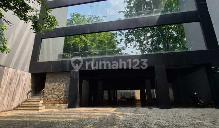 Dijual Gedung Komersial di Kawasan Kebon Sirih Jakarta Pusat