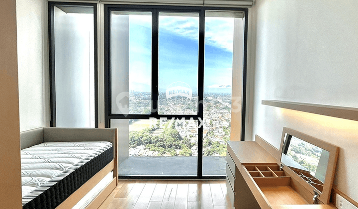 For Rent Izzara Simatupang Apartment - 3 Bedroom Private Lift, Lake View
