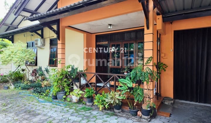 Dijual Rumah Strategis Dekat Jalan Kaliurang - Potensial untuk Kos & Homestay!