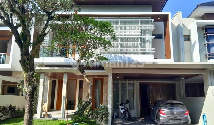 Rumah Mewah 2lt Dalam Perumahan Di Mlati Hanya 900 M Ke RSA UGM