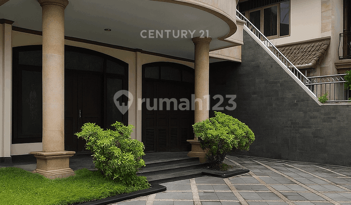 Kemewahan Sejati Di Jl Palagan Private Pool Dan SHM