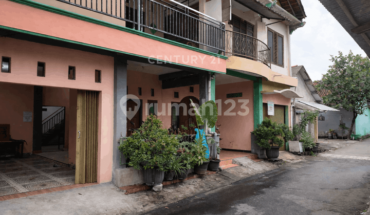 3-Story House in Condongcatur Near UGM Campus
