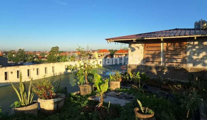 3-STORY HOUSE (2ND & 3RD FLOORS)