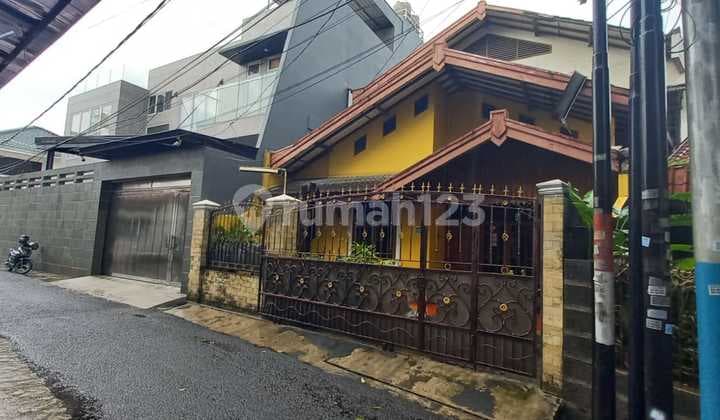 Rumah 2 Lantai Siap Huni Cocok untuk Kost Kostan