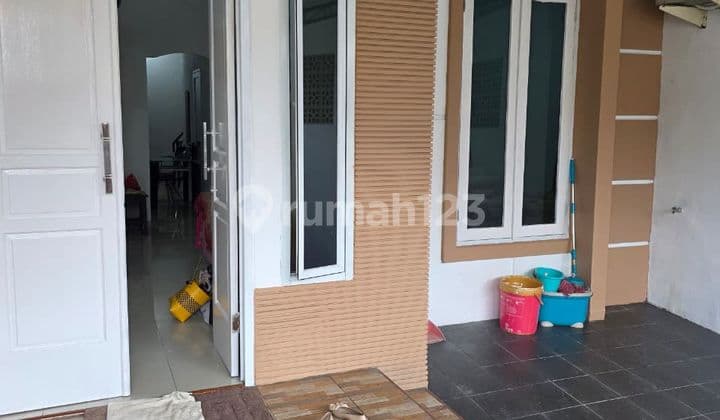 Rumah Siap Huni 2 Lantai Semi Furnished - Dalam Perumahan dengan Fasilitas Lengkap
