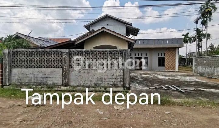 RUMAH HOOK DENGAN HALAMAN PARKIRAN LUAS 7-8 MOBIL MURAH KOTA BARU PERDAMAIAN PONTIANAK