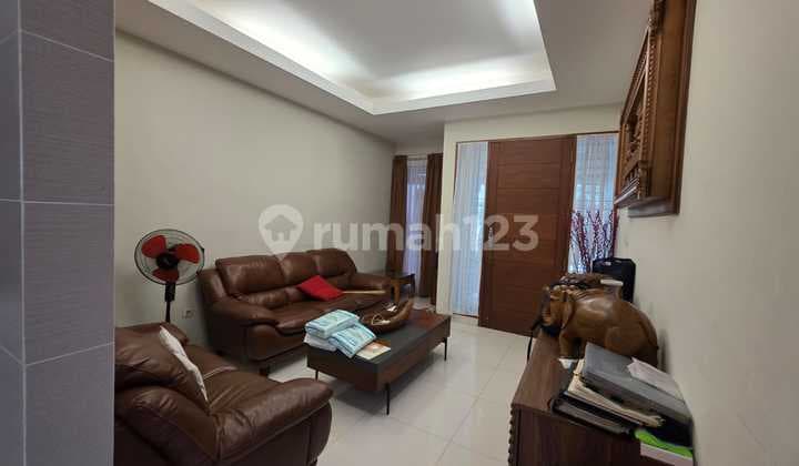 Dijual Rumah Bagus 2 Lantai Taman Beringin Golf Lippo Karawaci, Ada Kolam Renang Swimming Pool, Shm, Lokasi Adem ********