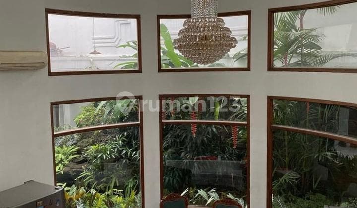 Rumah Mewah Elite Posisi Hoek Strategis, Taman Gandaria Jaksel