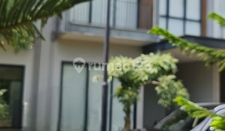 Rumah Baru Asri Sejuk 2 Lantai Depan Taman, Sanctuary Sentul Bogor, Furnished Siap Huni Bebas Banjir