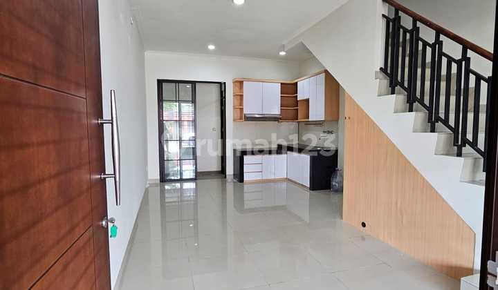 For Sale: Cheapest House in Front of Green Lake City Swimming Pool Park