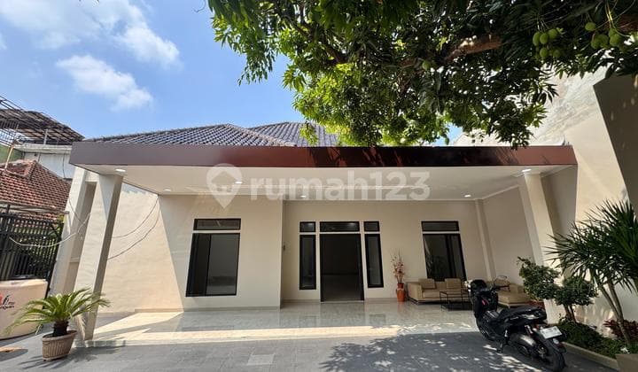 Central House in Halmahera, Near Simpanglima, Semarang