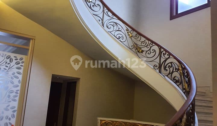 Meeah 3-Storey House Gajahmungkur