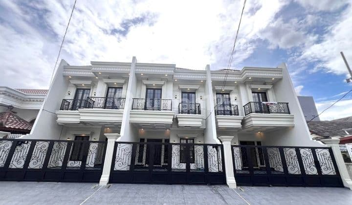 Dijual Cepat Rumah 2 Lantai Siap Huni di Cempaka Putih Barat