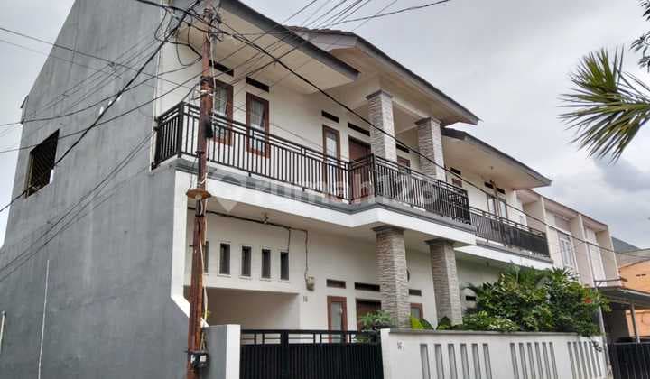 Dijual Cepat Rumah. 2Lantai.di.jatiwaringin.jakarta.timur