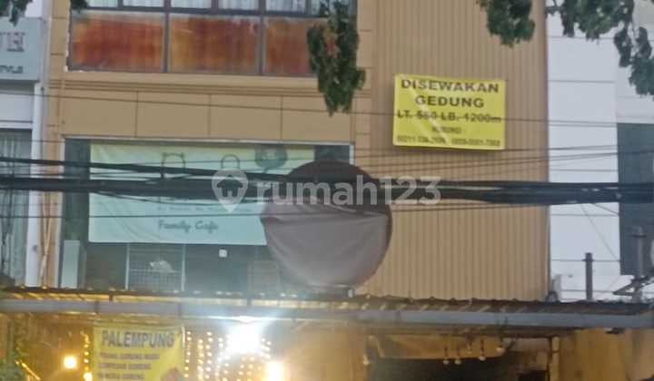 Ruko 3 Lantai Lokasi Strategis di Jl. Besar H. Samanhudi, Sawah Besar, Jakarta Barat