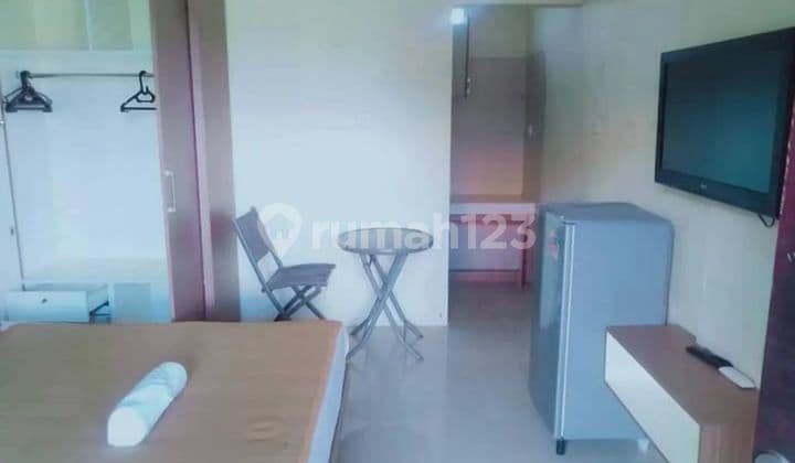 Boarding House Near Sunset Road