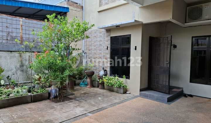 Rumah di Puri Gading