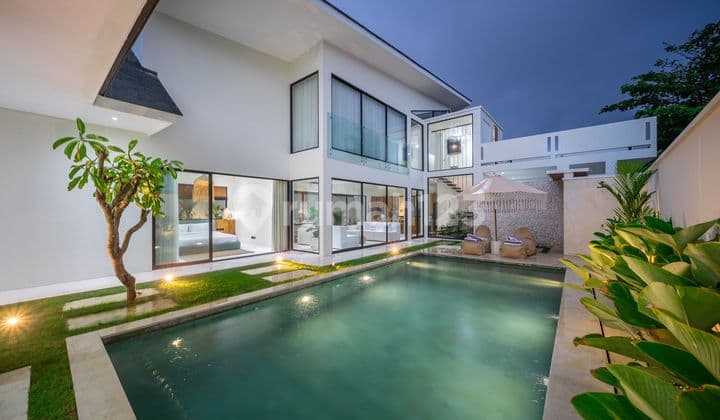 Luxury Villa with Spacious Layout and Exclusive Features in Seminya