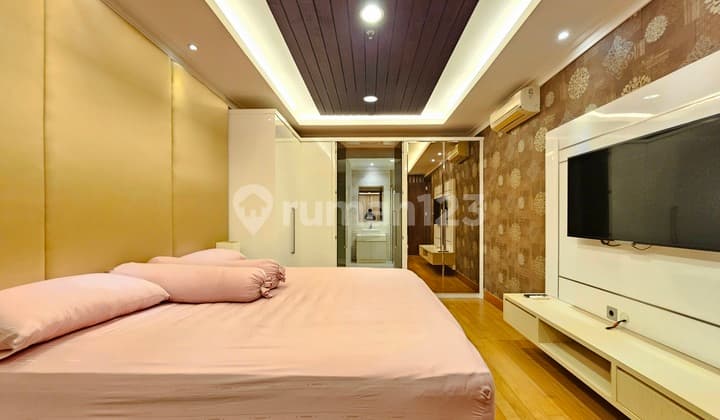 Dijual Apartemen Residence 8 - 3 Kamar Tidur - Furnished