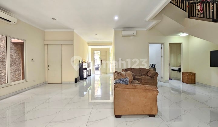 Rumah 2 Lantai Sudah Renovasi Semi Furnished di Cluster Goldfinch, Tangerang