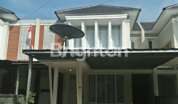 Rumah Moderen Bersih Terawat