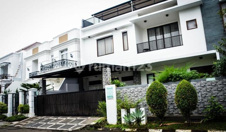 Disewakan Rumah Mewah 3lantai Siap Huni Semi Furnished