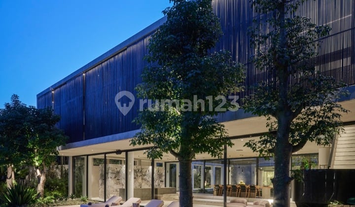 Luxury 6 Bedroom Villa With Private Cinema & Riverfront Setting