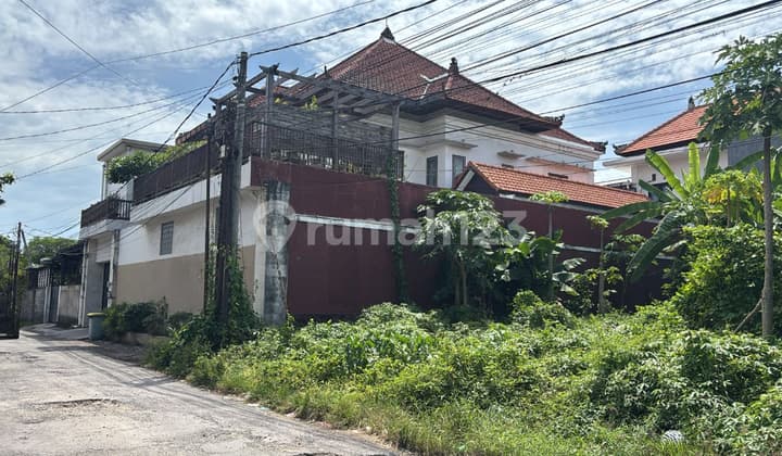 Disewakan Rumah Luas bisa Jadi Kantor di Renon Denpasar Selatan
