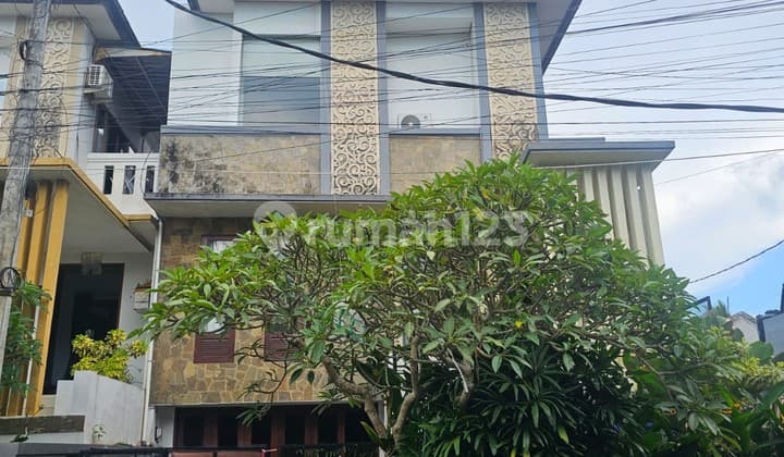 Disewakan Villa 5+1 Bedrooms Mewah Di Ungasan