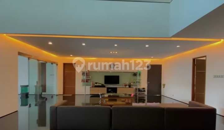 Dijual Rumah Mewah Siap Huni 3 Lantai Full Furnished di Sayap Sukajadi