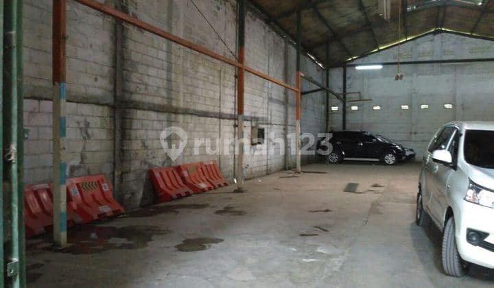 Ruko 2,5 lantai + Gedung parkiran di mainroad kopo bihbul