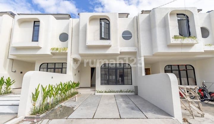 Brand New Villa Modern One Gate Sistem di Sanur Denpasar
