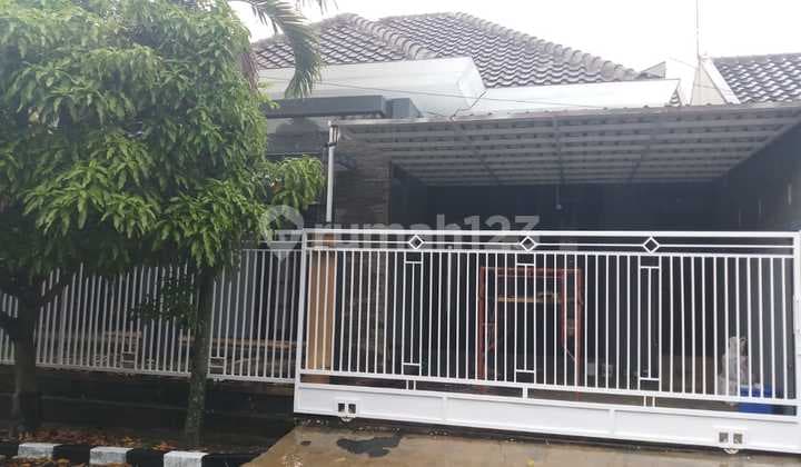 Dijual Rumah Second Sangat Terawat Dekat dengan Akses Tol Lawang