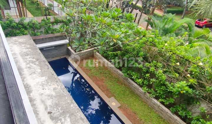 Dijual Rumah Siap Huni, Ada Kolam Renang Green Cove, Bsd