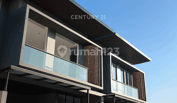 2-Story House Ready to Live In Without Renovation Hassle in Jamal Km 2