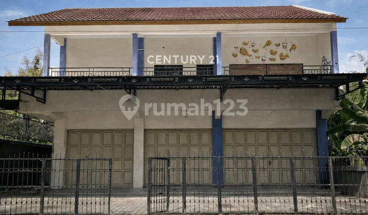 Ruko 2Lt Ideal untuk Bisnis Hanya 1 KM ke Jalan Wates