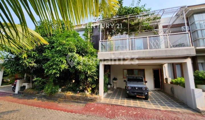 Rumah Mewah 2 Lantai Di Palagan Dengan One Gate System