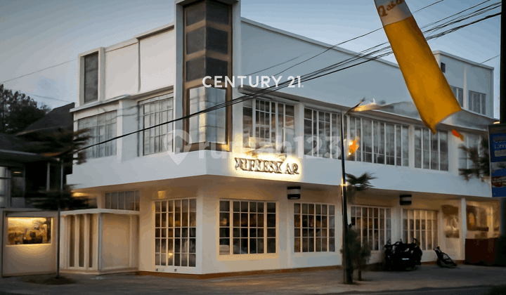 Residential and Commercial Spaces by the Main Road in Maguwoharjo