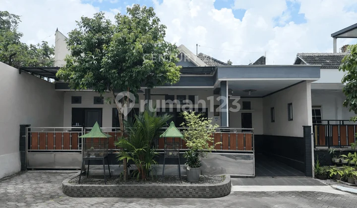 Rumah 2Lt Dalam Perumahan Dekat Budi Mulia Maguwoharjo