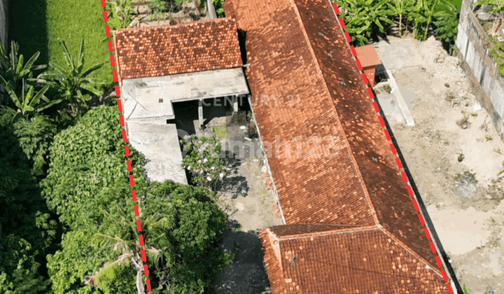 Spacious Warehouse with Employee Mess on Cendrawasih Street, Maguwoharjo