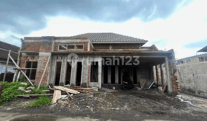 Rumah Proses Bangun di Ngaglik Dekat Kampus Ugm