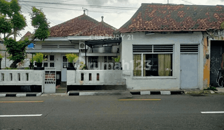 A House in Pakualaman for Residence and Homestay 1km to Malioboro