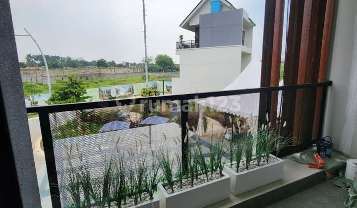 Rumah Mewah 3 Lantai untuk Pasangan Muda